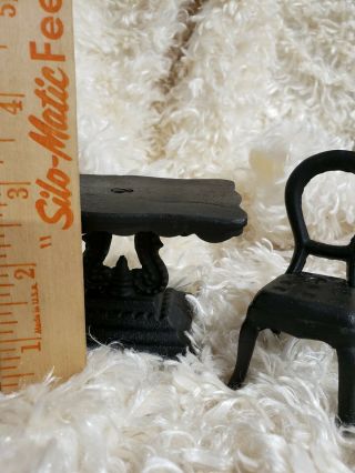 Vintage Miniature Cast Iron Black Table and Two Chairs JM272 Iron Art. 3