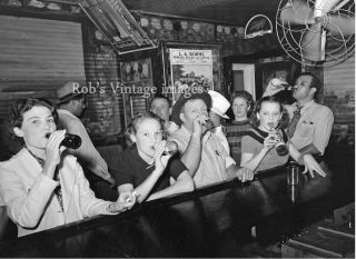 Vintage Bar Ladies Drinking Beer Photo 1930 Depression Old Jazz Prohibition Era