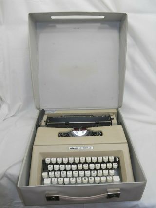 Vintage Olivetti Lettera 25 Typewriter In The Case Good Ribbon A
