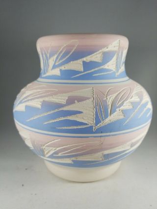 Vintage Dine Navajo Native American Pottery Indiam Etched Vase Signed V.  L.  6.  5 "