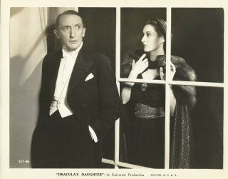 8 X10 Still Photo,  2 Unidentified Actors In The 1936 Movie Dracula 