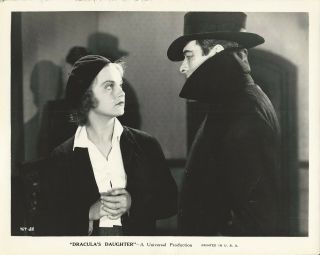 8 X10 Still Photo,  2 Unidentified Actors In The 1936 Movie Dracula 