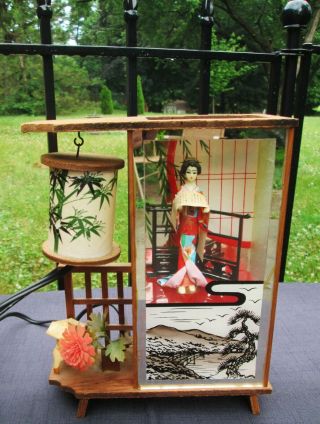 Vintage Japanese Geisha Diorama Shadow Box Accent Light Westland Co Japan Lamp