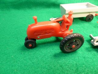 VINTAGE 1950 ' S MARX FIRST SERIES FARM TRACTOR & IMPLEMENTS HARD PLASTIC 2