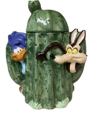 Vintage 1993 Warner Bros Looney Tunes Wile Coyote Road Runner Cactus Cookie Jar