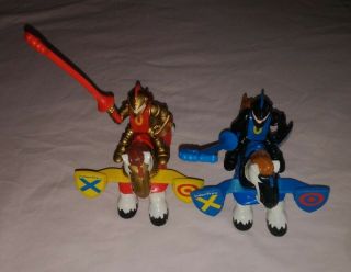 1994 Great Adventures Castle 2 Jousting Knights And Horses - 1 Red And 1 Blue