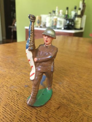 Vintage Manoil/barclay Lead Soldier - - Marching With The American Flag