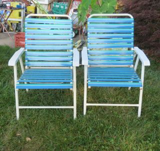 2 Matching Vintage Folding Lawn Chairs Beach Pool Vinyl Plastic Metal Teal Blue