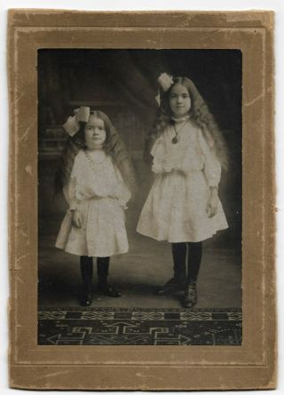 Early 1900 ' s Cabinet Card The Thompson Sisters from Sheblyville,  Indiana 2