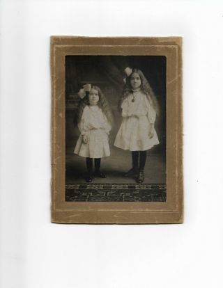 Early 1900 ' s Cabinet Card The Thompson Sisters from Sheblyville,  Indiana 3