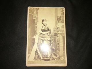 Cabinet Card Photo Of Woman Standing By H.  Pietz From Springfield Illinois