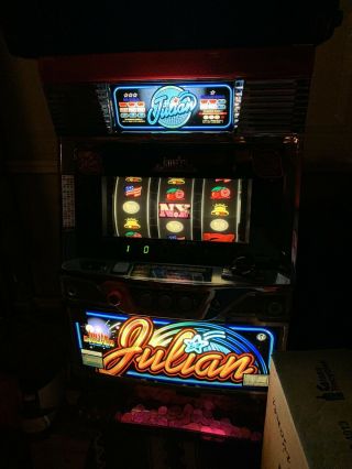 Paschilo The Julian Casino Slot Machine