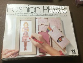 1978 Tomy Corp.  " Fashion Plates " For Young Designers Set Complete In Orig Box