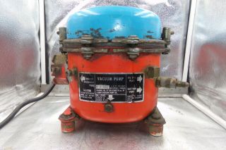 Vintage Vacuum Pump 115 Volt 1/4 Hp,  4 - 01866 60 Cycle 1 Phase Oil Powered 1 - 0504