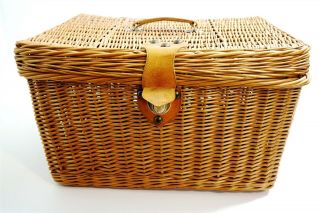 Vintage Wicker Trunk Hope Chest With Leather Handles And Latch 22 " X 16 " Rattan