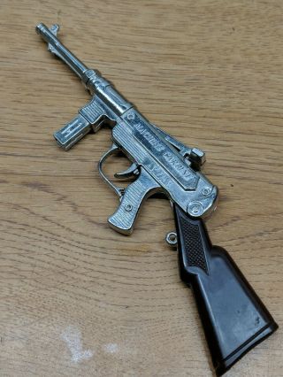 Vintage Small Miniature Diecast S.  D.  S.  Carbine Machine Spring Gun Rifle Keychain