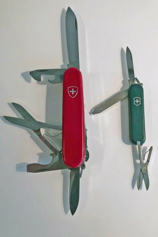 Victorinox Swiss Army Knives Vintage Red Climber & Forest Green Classic Knife