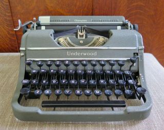 Vintage Underwood Champion Typewriter Portable Made In Usa