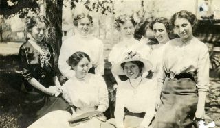 Zz668 Vtg Photo Group Of Young Edwardian Women,  Loveland Co C Early 1900 