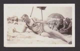Women Watch Man Swimsuit Playing Sand Beach Old/vintage Photo Snapshot - H154