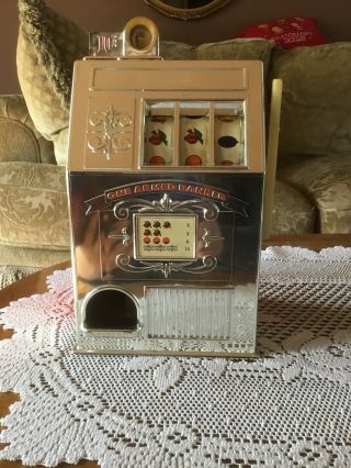 Vintage 10 Cent Toy Slot Machine " One Armed Banker " Medley Mfg.  Co.  U.  S.  A