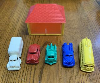 Vintage Wyandotte Toys Usa Made Miniature Garage & Some Plastic Trucks/cars