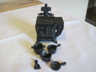 Vintage " Queen " Miniature Cast Iron Toy Stove W/accessories Albert E.  Price