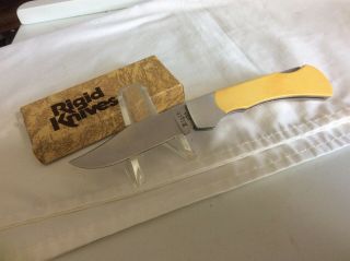 Rigid Usa Lock Blade Knife Yellow Synthetic Unsharpened,  Side To Side Movement