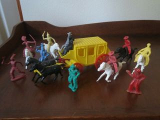 Vintage Stage Coach With Drivers,  Horses,  Cowboys & Indians Rel 60mm