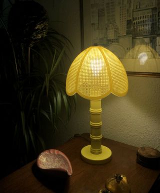 Retro Mid Century 1970’s Yellow Plastic Table Lamp Vintage