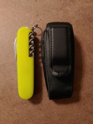 Victorinox Swiss Army Knife Climber Stay Glow Model With Belt Carrying Case 3