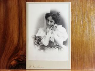 Victorian Woman Lady White Dress Cabinet Card Photo & Frame 5.  5x4