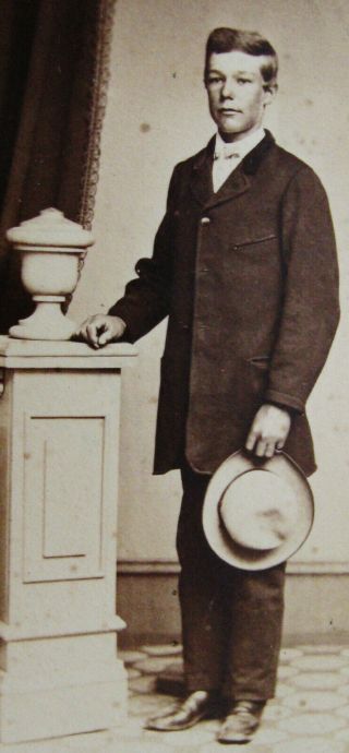 Antique Cw Era Cdv Photo Handsome Dapper Young Man Holding Hat Philadelphia Pa
