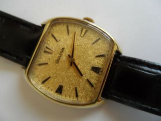 Vintage Bulova 17 Jewels Gold Plated Swiss Men ' s Watch. 3