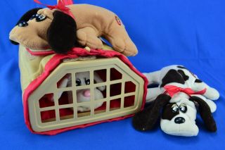 Pound Puppies Lovable Huggable Newborns - Carry Case and Four Pups 2