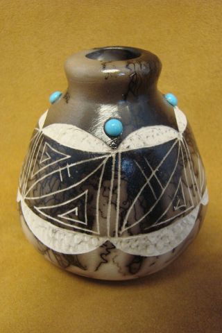 Navajo Pueblo Etched Horse Hair Vase/pottery By T.  Vail Jr.