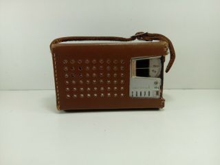 Vintage Sanyo 6c - 9 Portable Transistor Radio