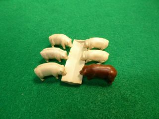 Vintage Marx 60mm Vinyl Pigs And Trough First Series Farm Animals