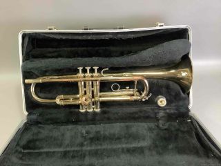 Bach Tr300 Trumpet With 7c Mouthpiece & Case Vintage Tr - 300