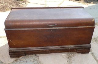Vintage Roos Cedar Chest Art Deco Waterfall Style 43 " (local Pick - Up)