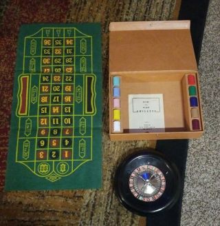 Vintage E.  S.  Lowe 8 " Portable Roulette Wheel Mat Chips Case