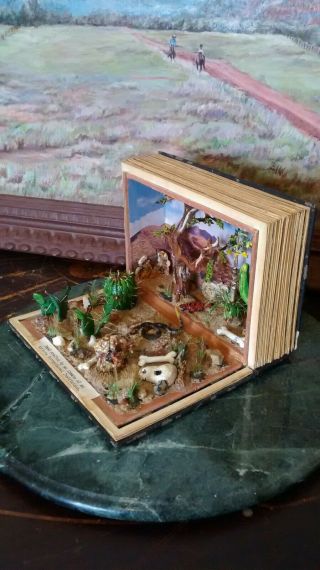 Unusual Vtg Handmade " Arizona Foothills " Diorama Desert Folk Art Sculpture Book