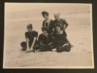 Vintage Old Photo Pretty Girls In Vintage Swimsuits On The Beach By Ocean 4940