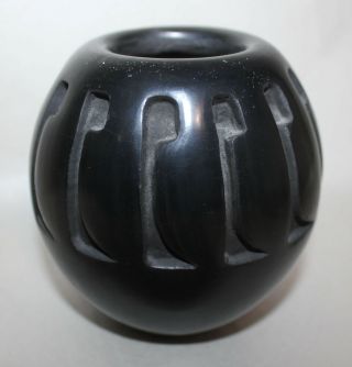 Santa Clara Pueblo Black Pottery Pot Jar Signed ?? Velarde 4 "