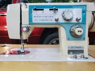 Vintage Stretch Stitch Dressmaker S - 2402 Heavy Duty Sewing,  Embroidery Machine