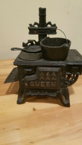 Vintage Queen Cast Iron Wood Burning Stove Miniature Toy Set