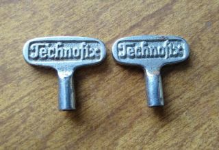 2 Vintage Technofix Key Wind Up Toy Cars Key German