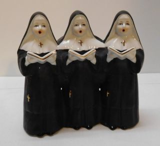 Nuns Singing Three Black And White Habit Gold Rosary Cross Music Box Vintage