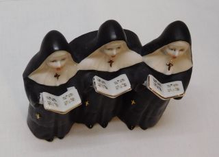Nuns Singing Three Black and White Habit Gold Rosary Cross Music Box Vintage 2