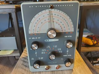 Vintage Heathkit Ig - 102 Rf Signal Generator,  Perfect.